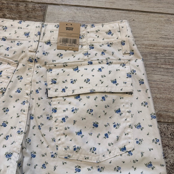 Levi’s Floral 94’ Baggy Cargo Pants - Picture 9 of 11